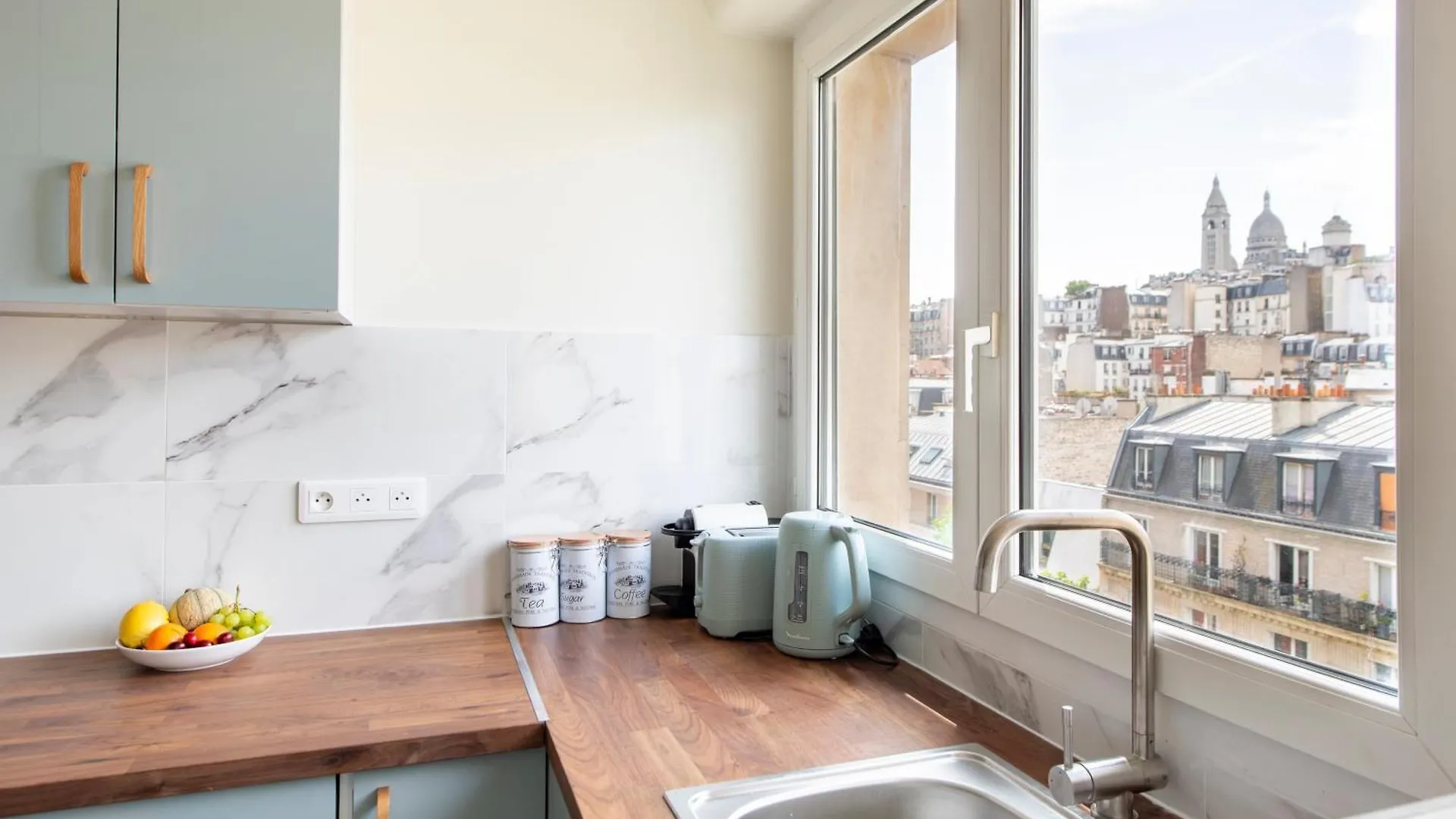 Stunning Montmartre - Amazing View - Fully Renovated Apartment Paris 0*,